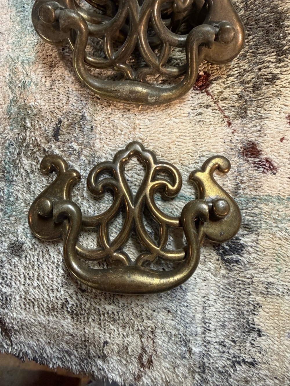 Set of 10 Antique-Style Brass Drawer Pull in Aged Gold